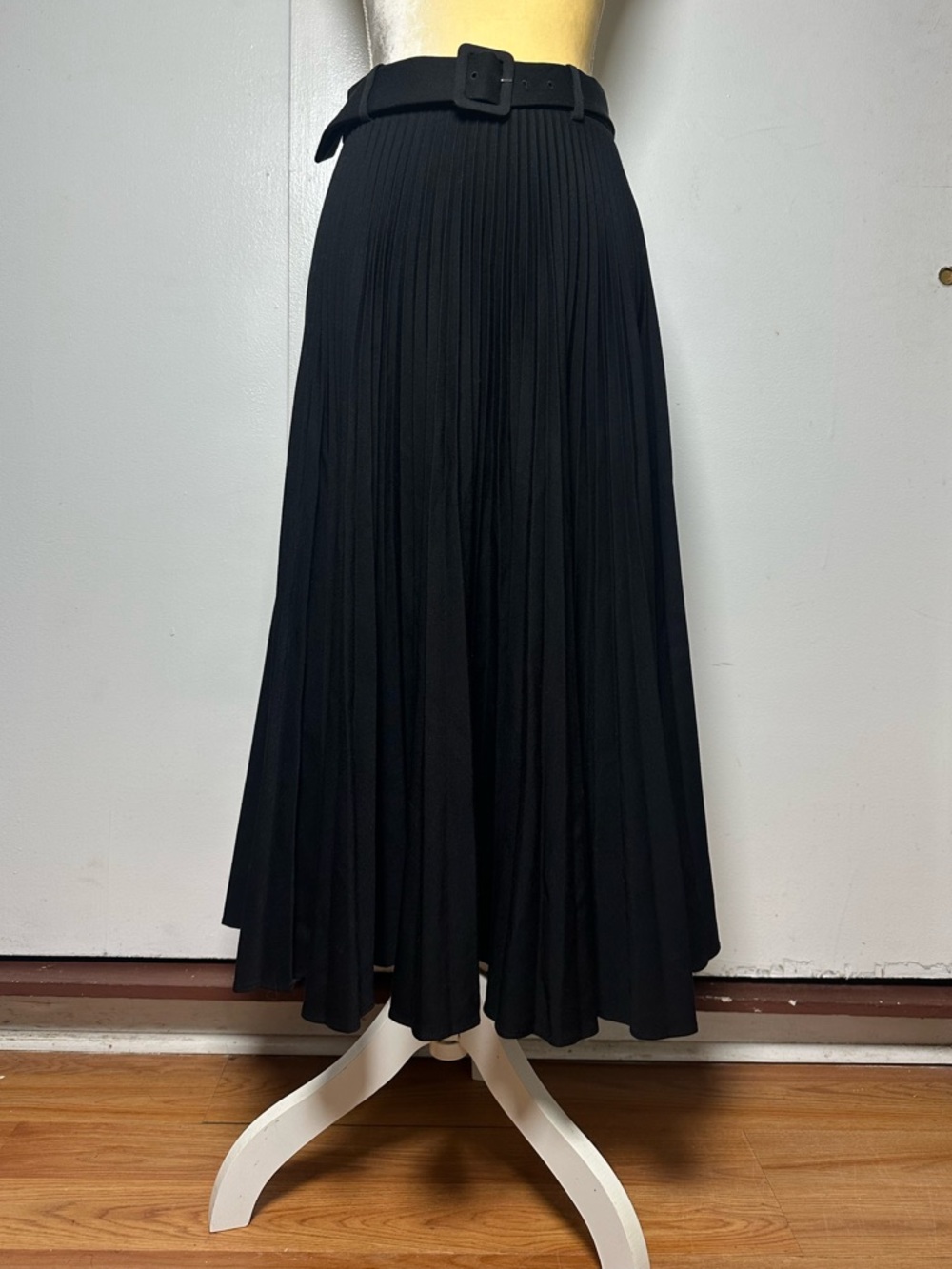 Zara Black Pleated Midi Skirt with Belt - Picture 2 of 8